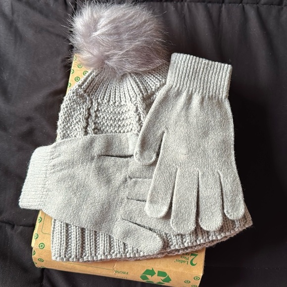 None Other - Hat and gloves gift set